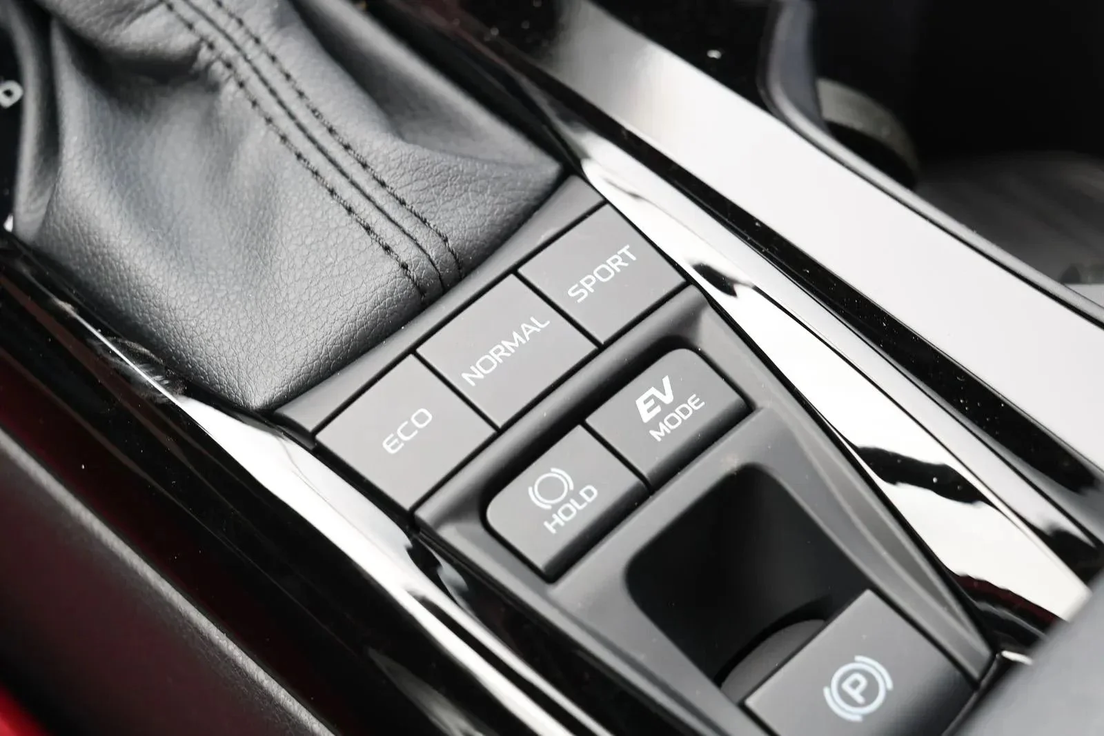 New 2026 Wind Chill Pearl Toyota XSE image 25