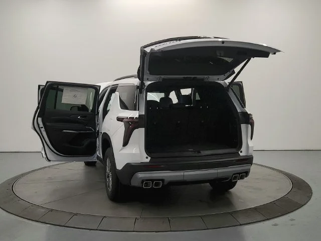 2027 Chevrolet Traverse LT - Photo 43