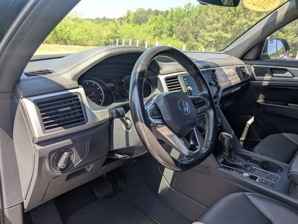 Used 2020  Volkswagen 3.6L V6 SE w/Technology image 13