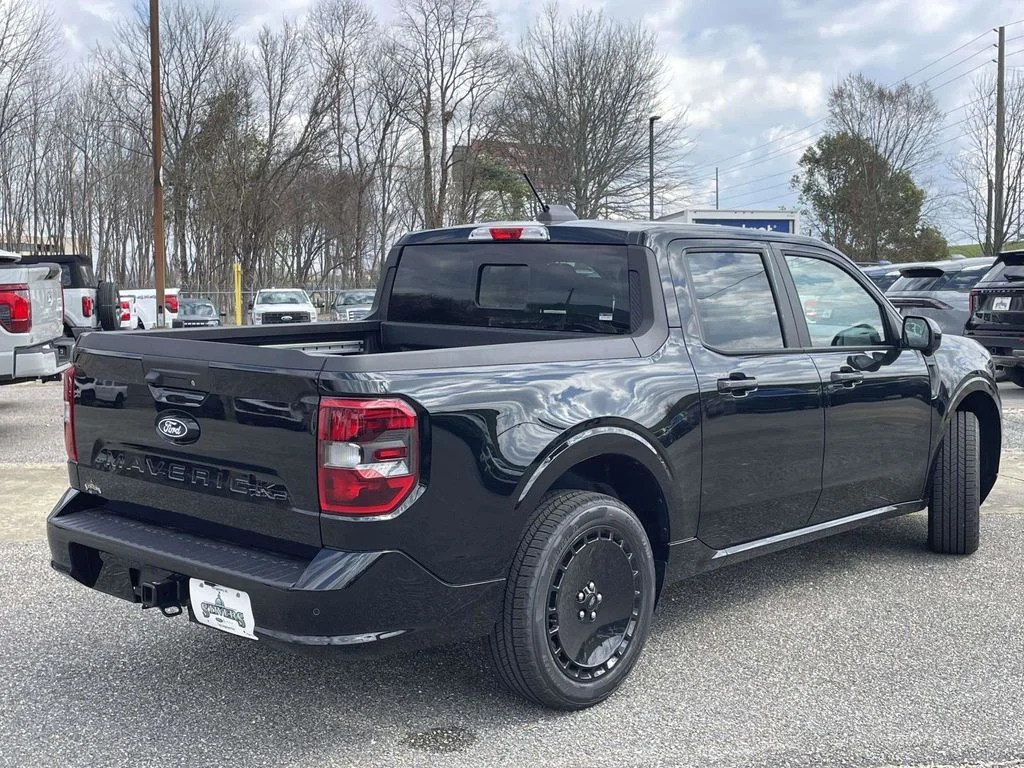 New 2026 Black Ford Lobo High image 3