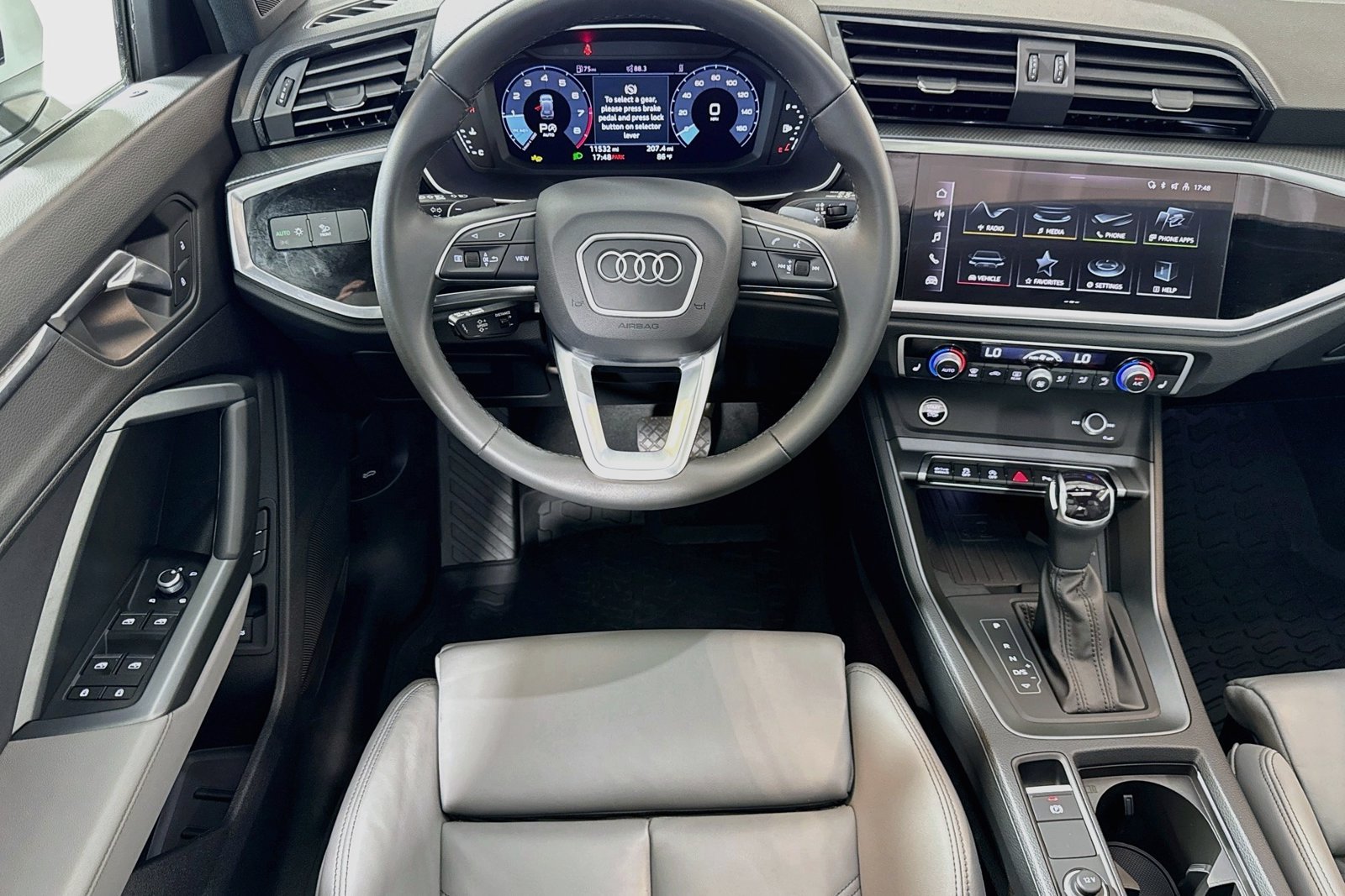 Used 2025  Audi S line Premium image 21