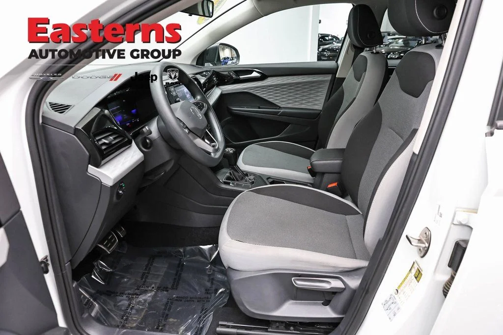 Used 2022 White Volkswagen 1.5T S image 11