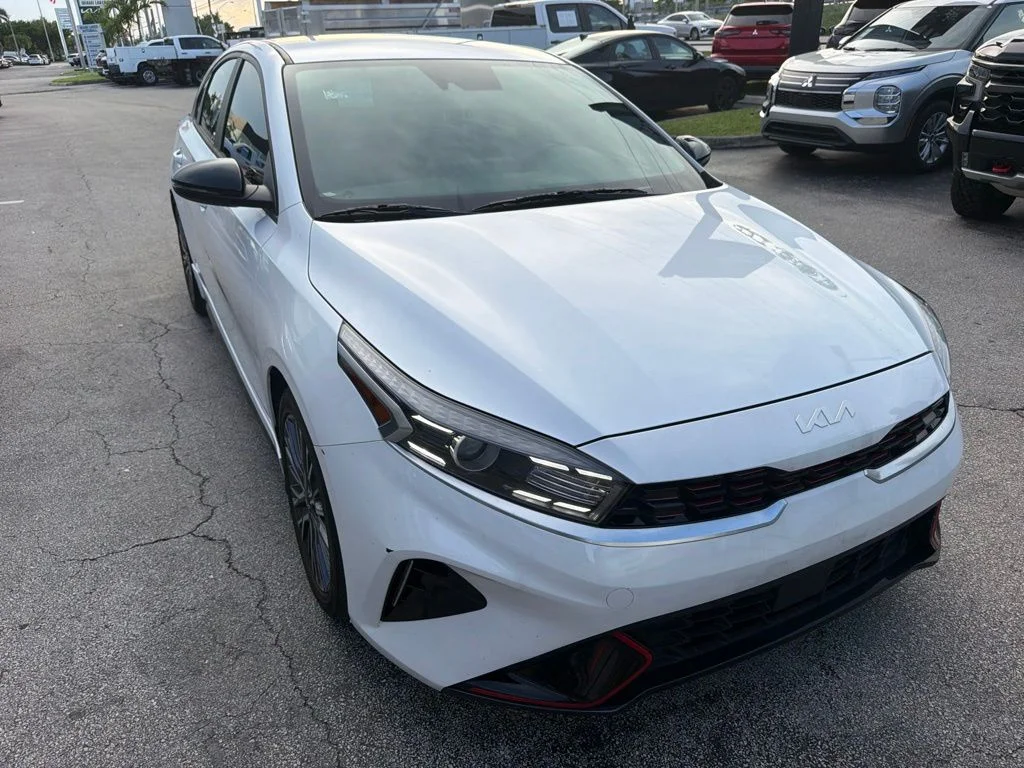 Used 2024 Snow White Pearl Kia GT-Line image 2
