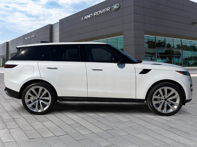 New 2027 Ostuni Pearl White Land Rover SE image 6