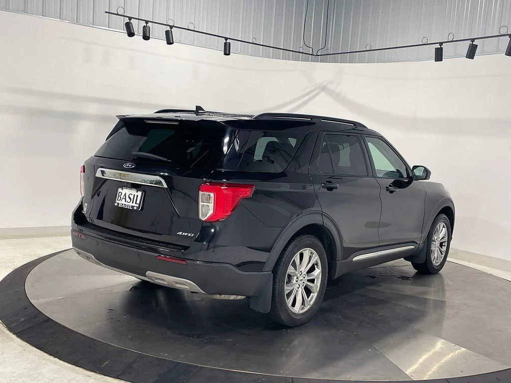 Used 2021 Black Ford XLT image 11