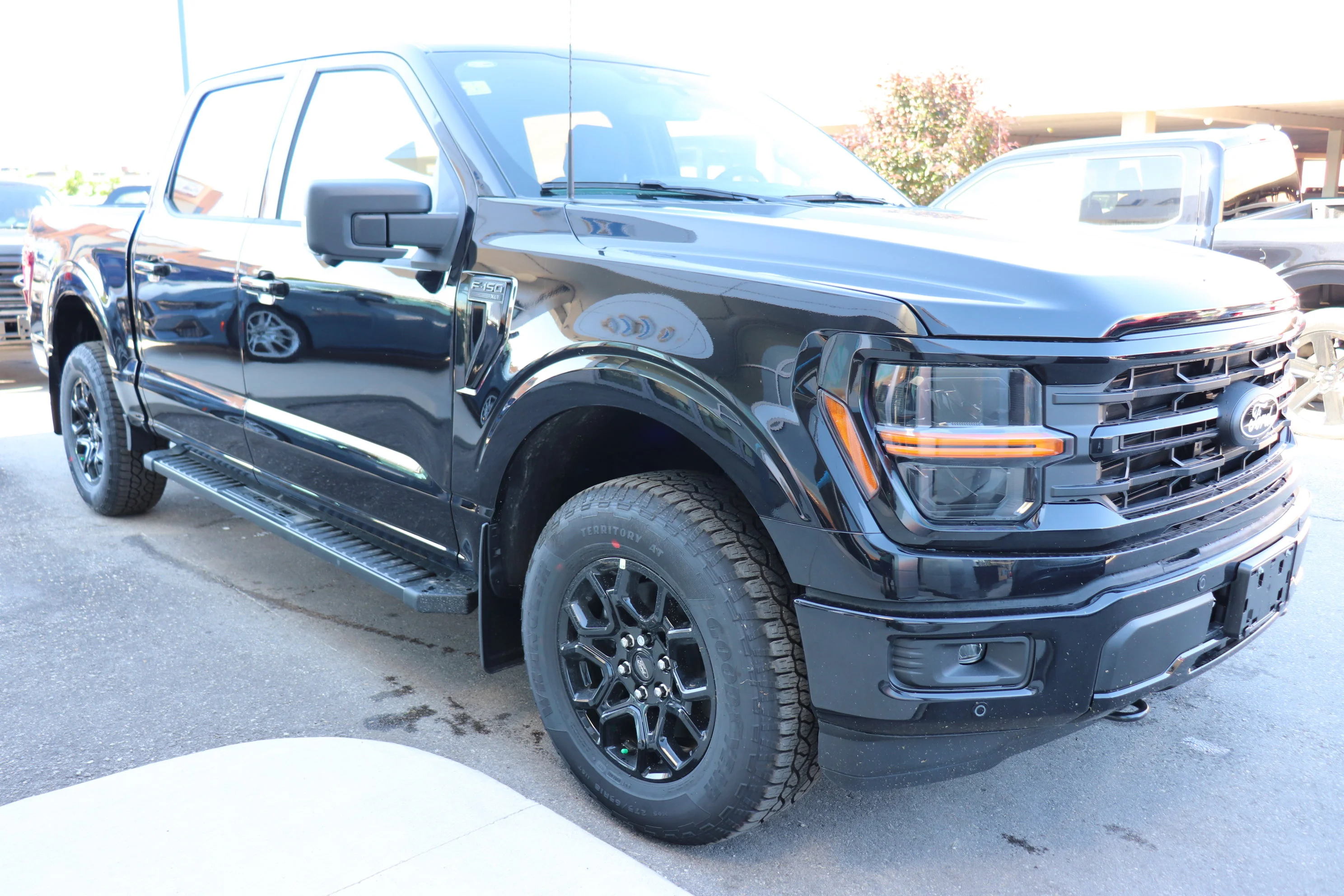 New 2026 AGATE BLACK METALLIC Ford XLT image 4