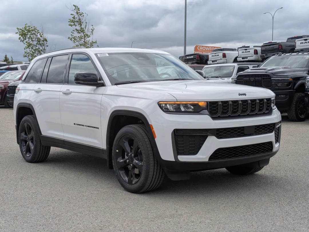 New 2026 White Jeep Altitude - - 4x4 - 20 Gloss Black Wheels - Remote Start - Capri Leatherette & More! image 2
