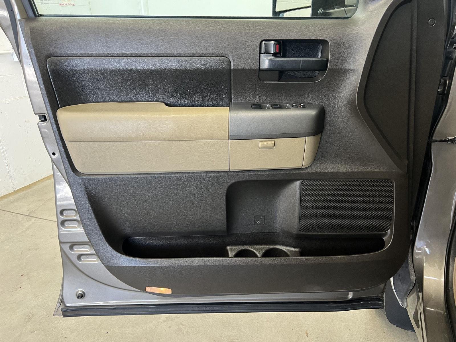 Used 2010 Pyrite Mica Toyota Grade image 12