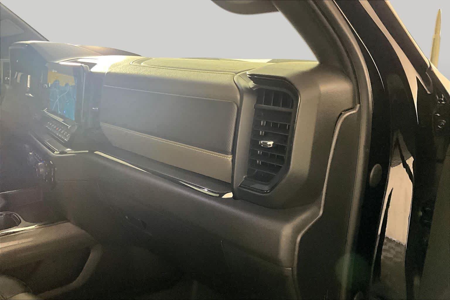 Used 2022 Black Chevrolet ZR2 image 18