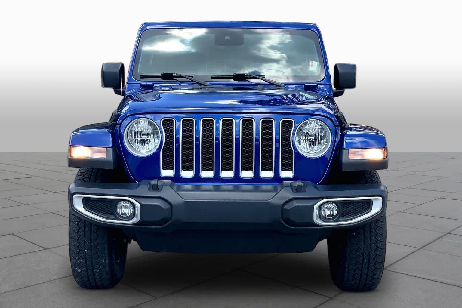 Used 2020 Ocean Blue Metallic Clearcoat Jeep Sahara image 4