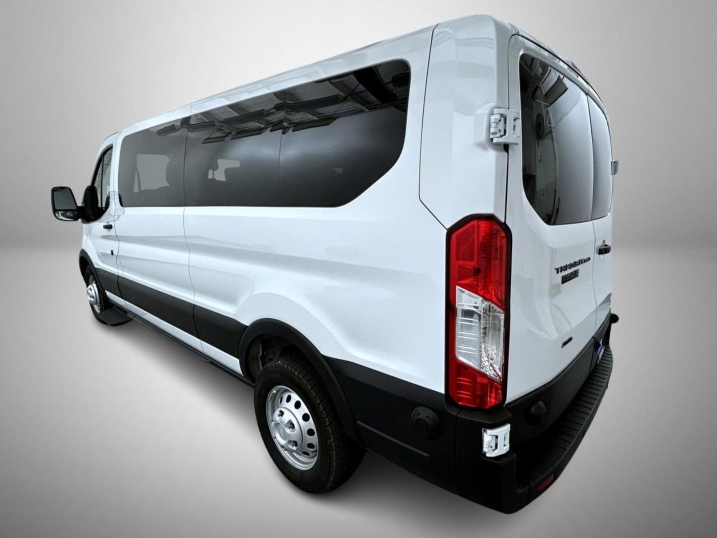 New 2026 Oxford White Ford XL image 7