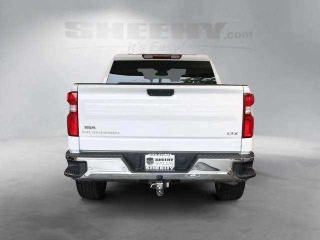 Used 2023 Summit White Chevrolet  image 10