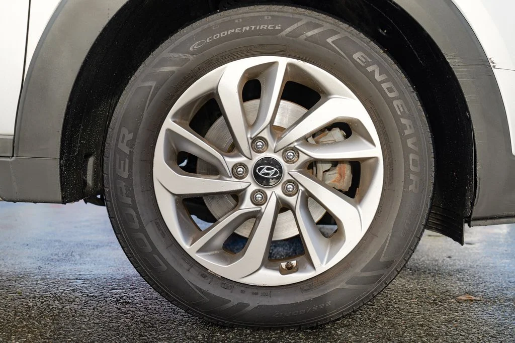 Used 2018 Molten Silver Hyundai SEL image 12