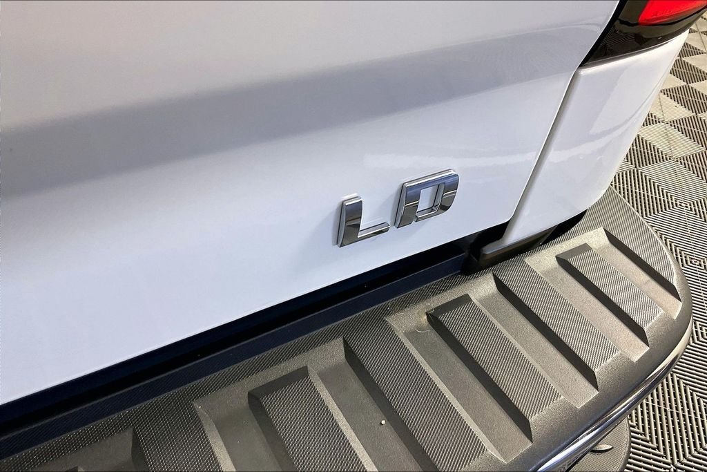 Used 2019 White Chevrolet LT image 22