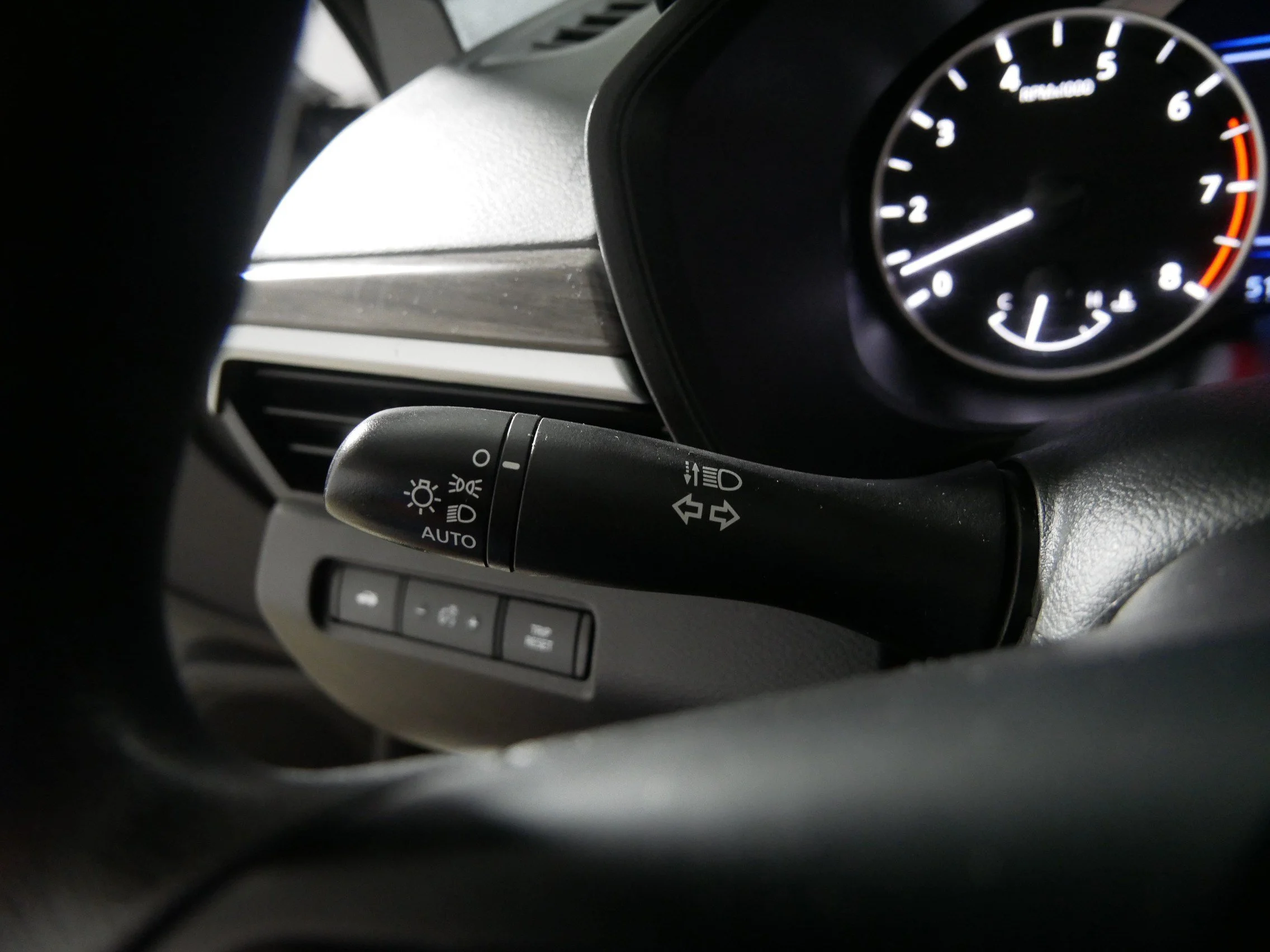 Used 2025 Super Black Nissan SV image 32