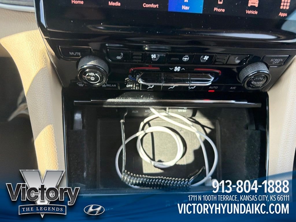 Used 2022 White Jeep Limited image 17