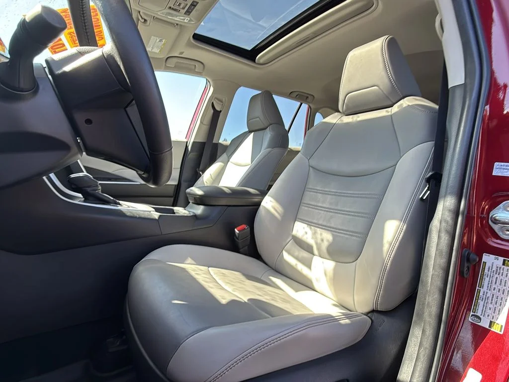 2024 Toyota RAV4 XLE Premium - Photo 11