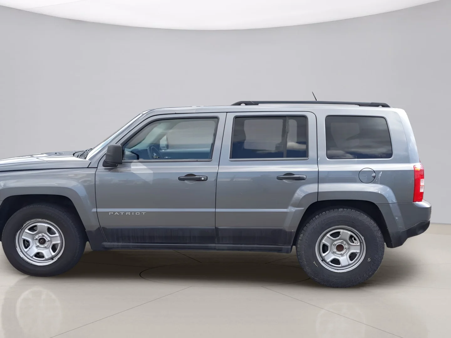 Used 2014 Gray Jeep SPORT image 8