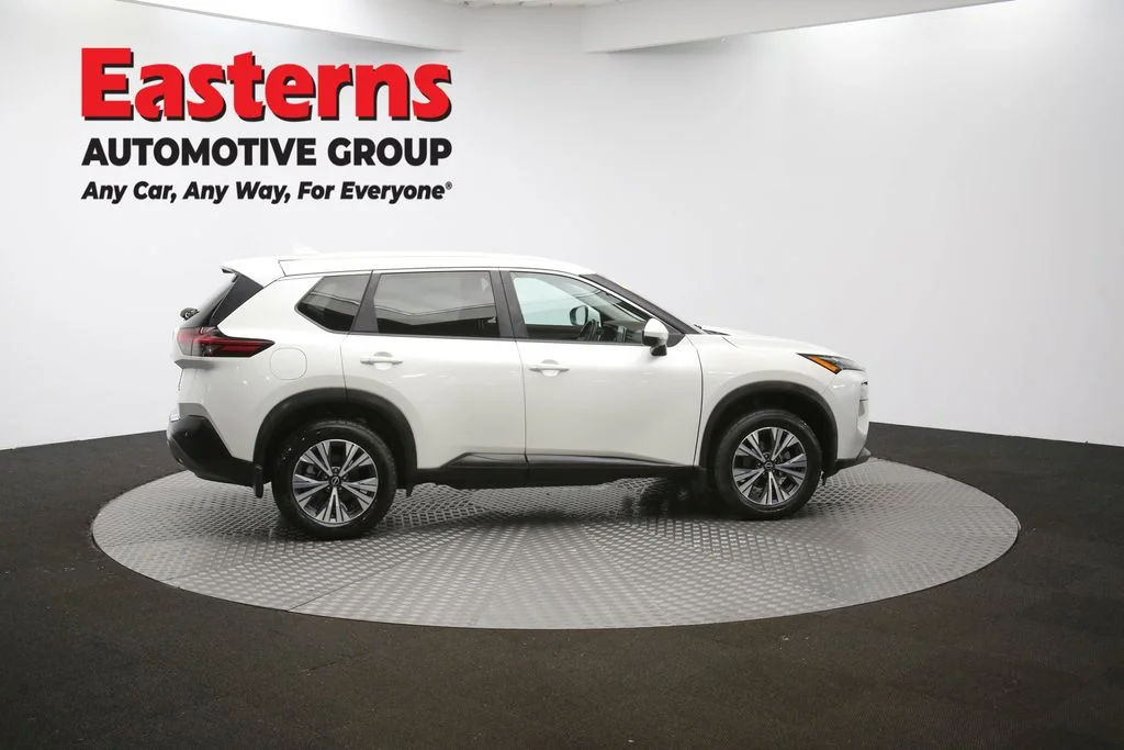 Used 2022 White Nissan SV image 42