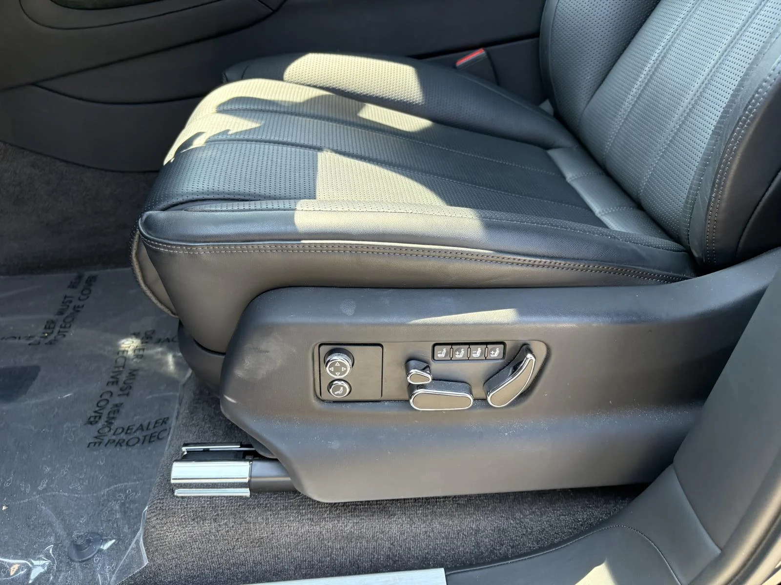 2024 Bentley Bentayga - Photo 20