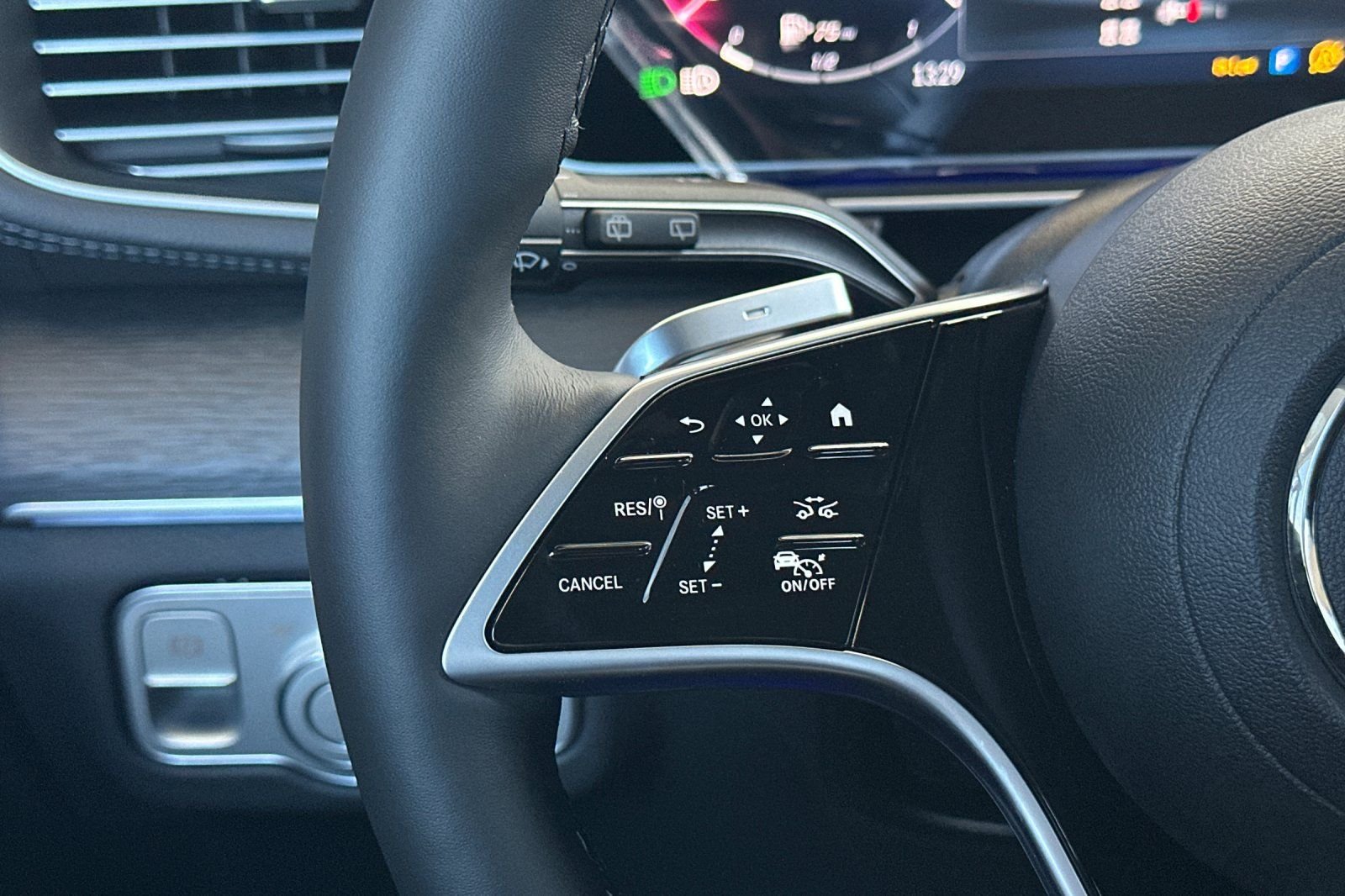 New 2026 Black Mercedes-Benz GLS 450 image 30