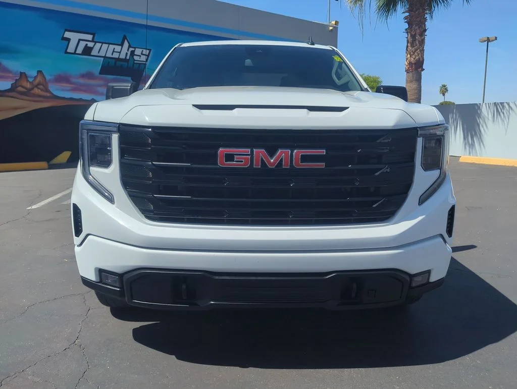 Used 2023 White GMC Elevation image 3