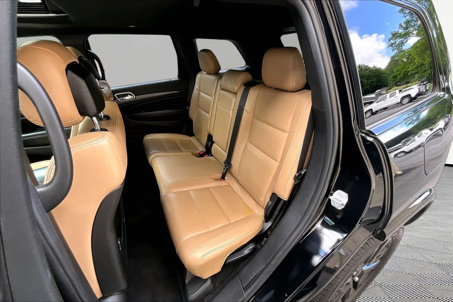 Used 2018 Diamond Black Crystal Pearlcoat Jeep Altitude image 21