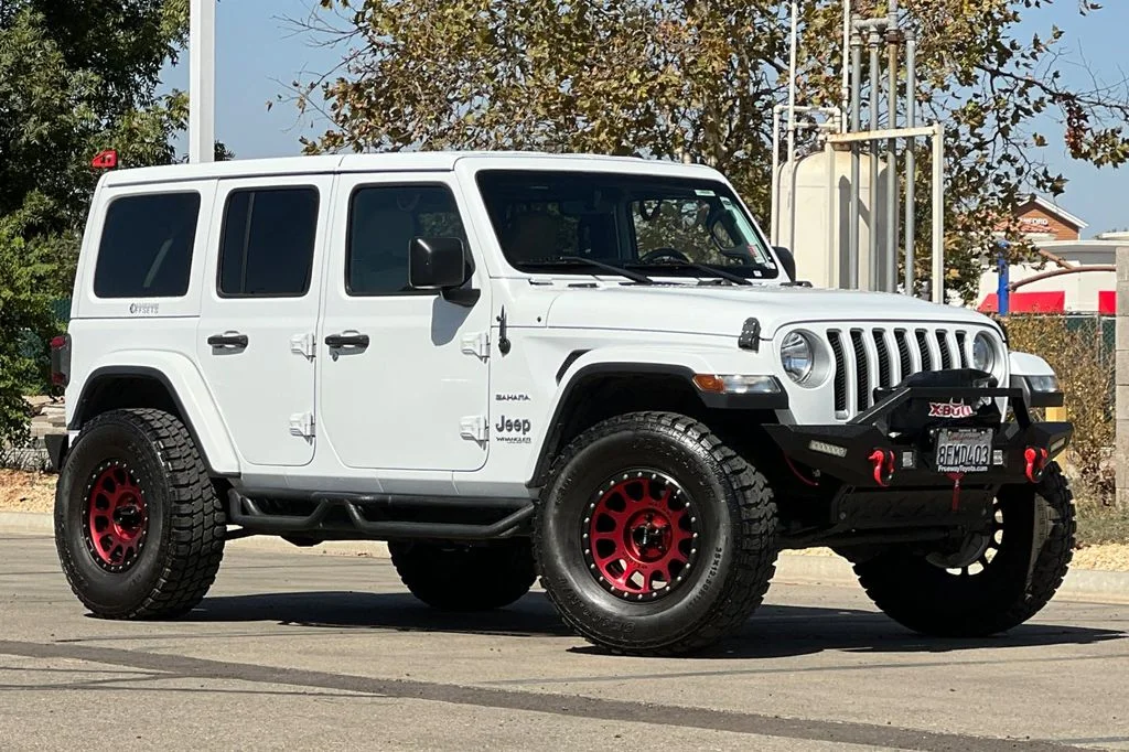 Used 2018 White Jeep Unlimited Sahara image 2