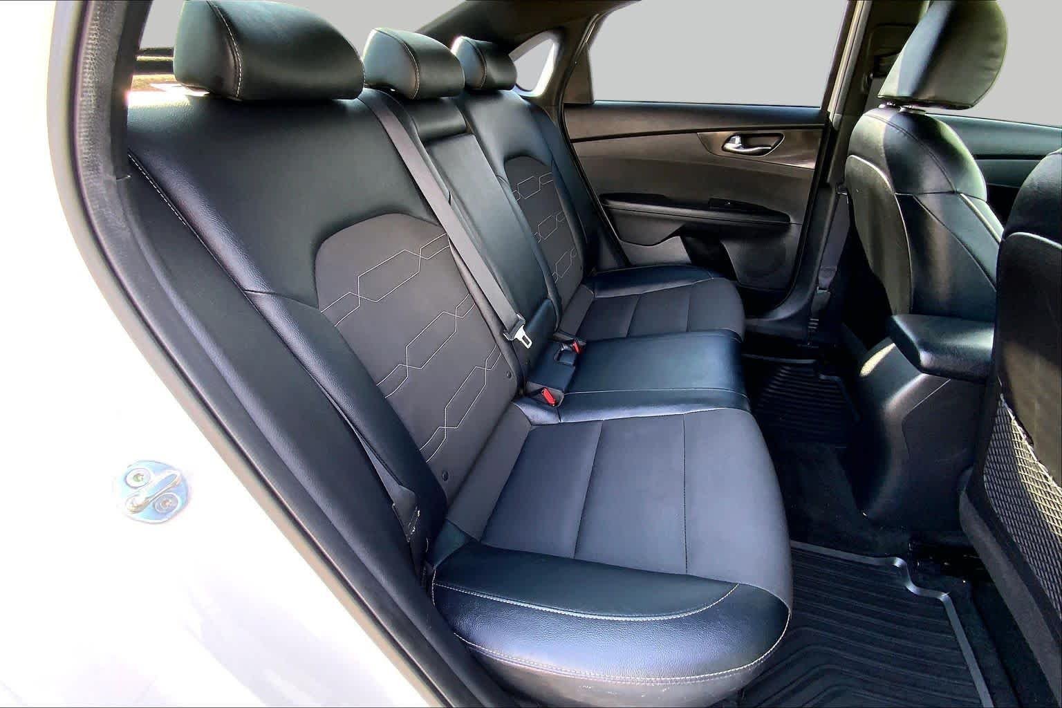 Used 2021 Snow White Pearl Kia GT-Line image 20