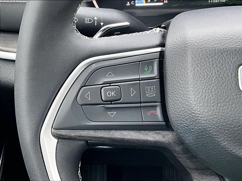 Used 2024 Silver Jeep 4xe image 23
