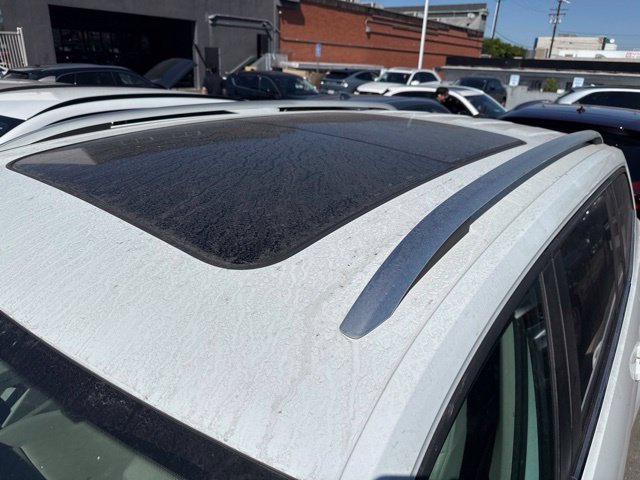 Used 2019 White Volkswagen 2.0T SE w/Technology image 4