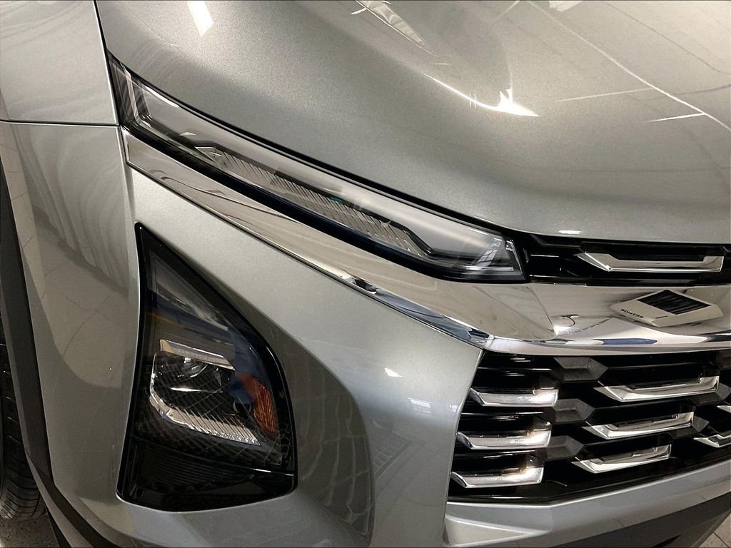 Used 2025 Sterling Gray Metallic Chevrolet LT image 32