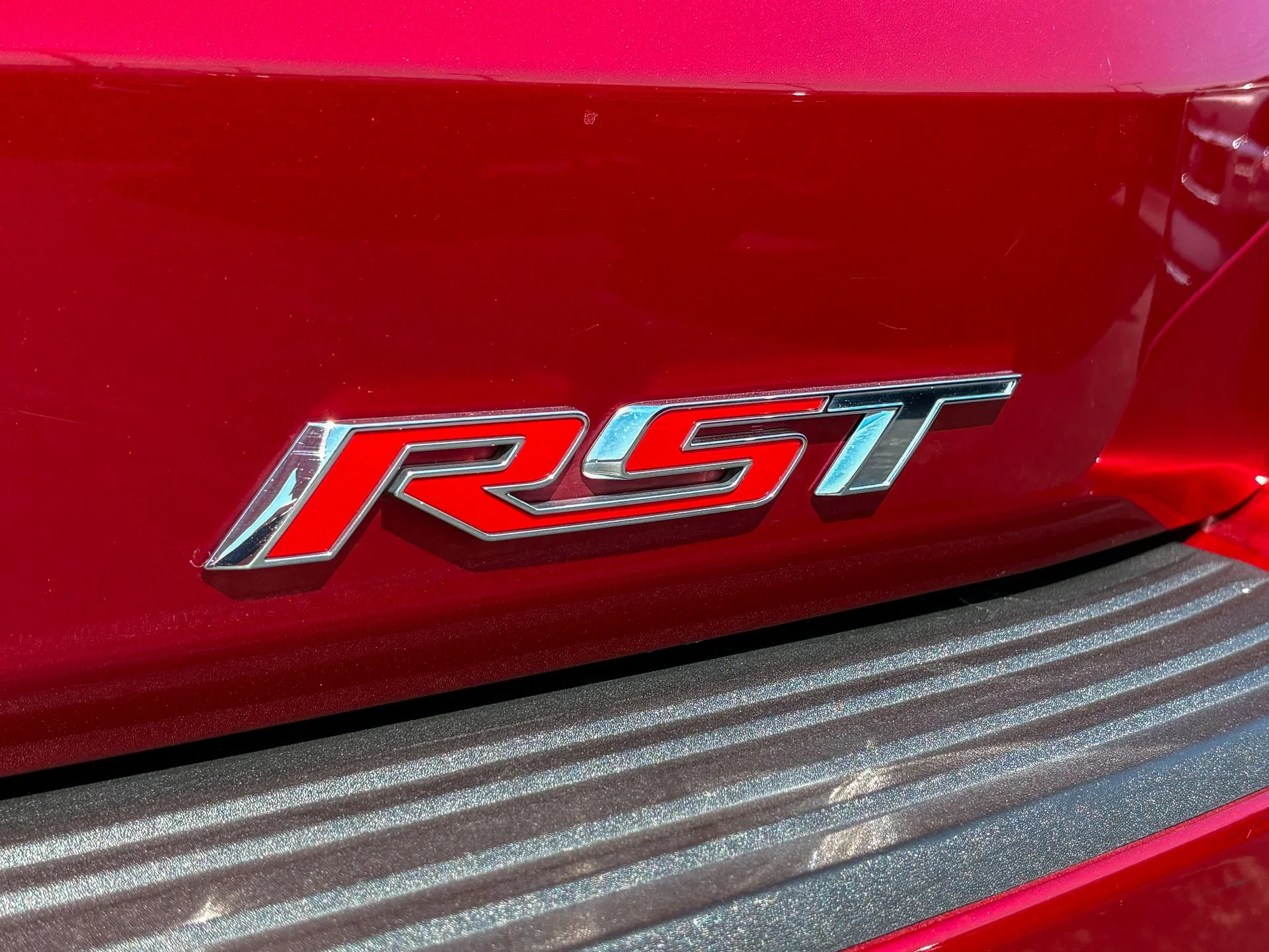 Used 2022 Red Chevrolet RST image 11