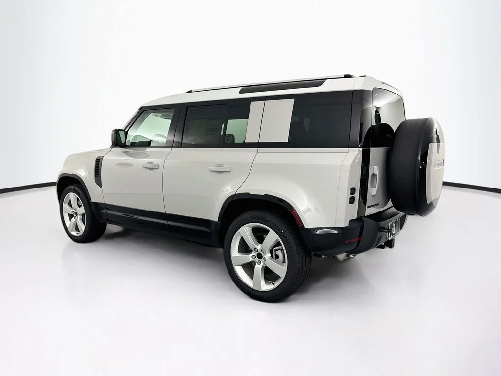 New 2026 Borasco Grey Land Rover X-Dynamic SE image 7