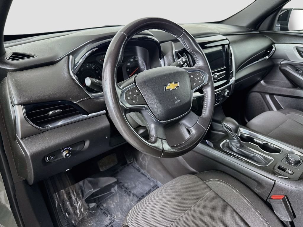 Used 2022 Green Chevrolet LT image 9