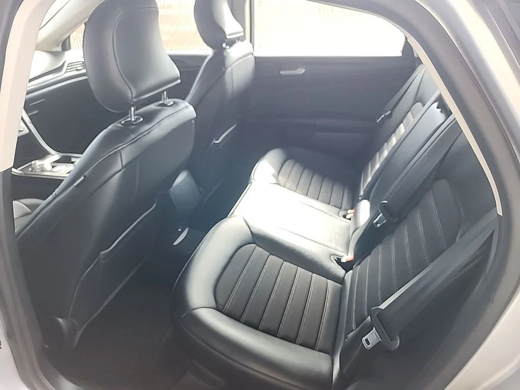 Used 2018 Ingot Silver Metallic Ford SE image 9