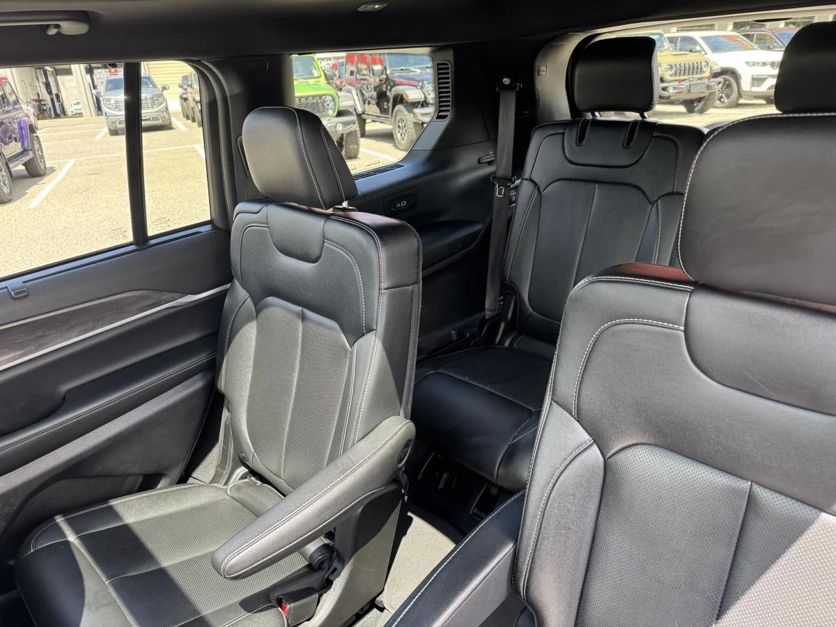 Used 2024 White Jeep Limited image 10