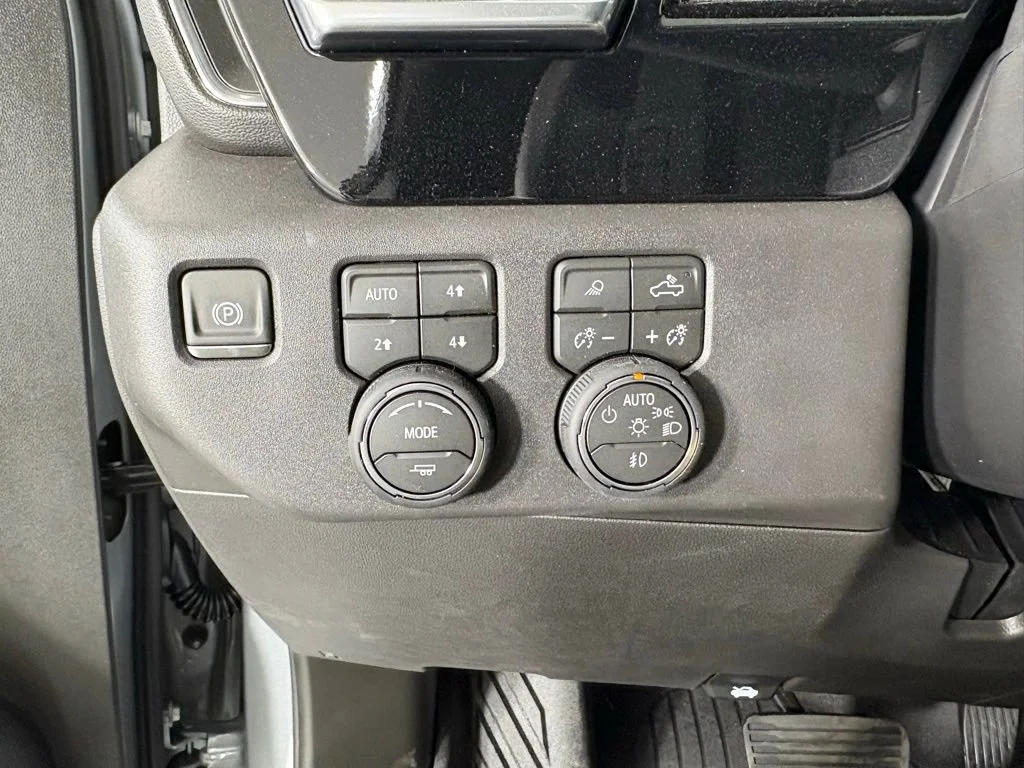 New 2026 Sterling Gray Metallic Chevrolet RST image 31