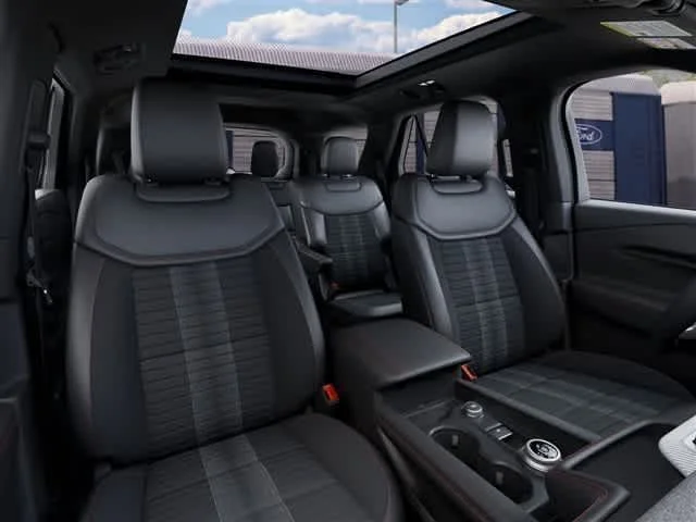 New 2027 Agate Black Metallic Ford ST-Line image 10