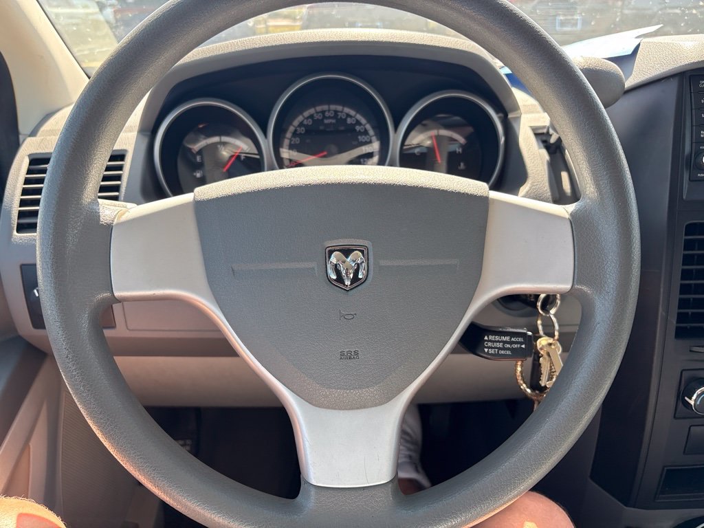 Used 2008 White Dodge SE image 2
