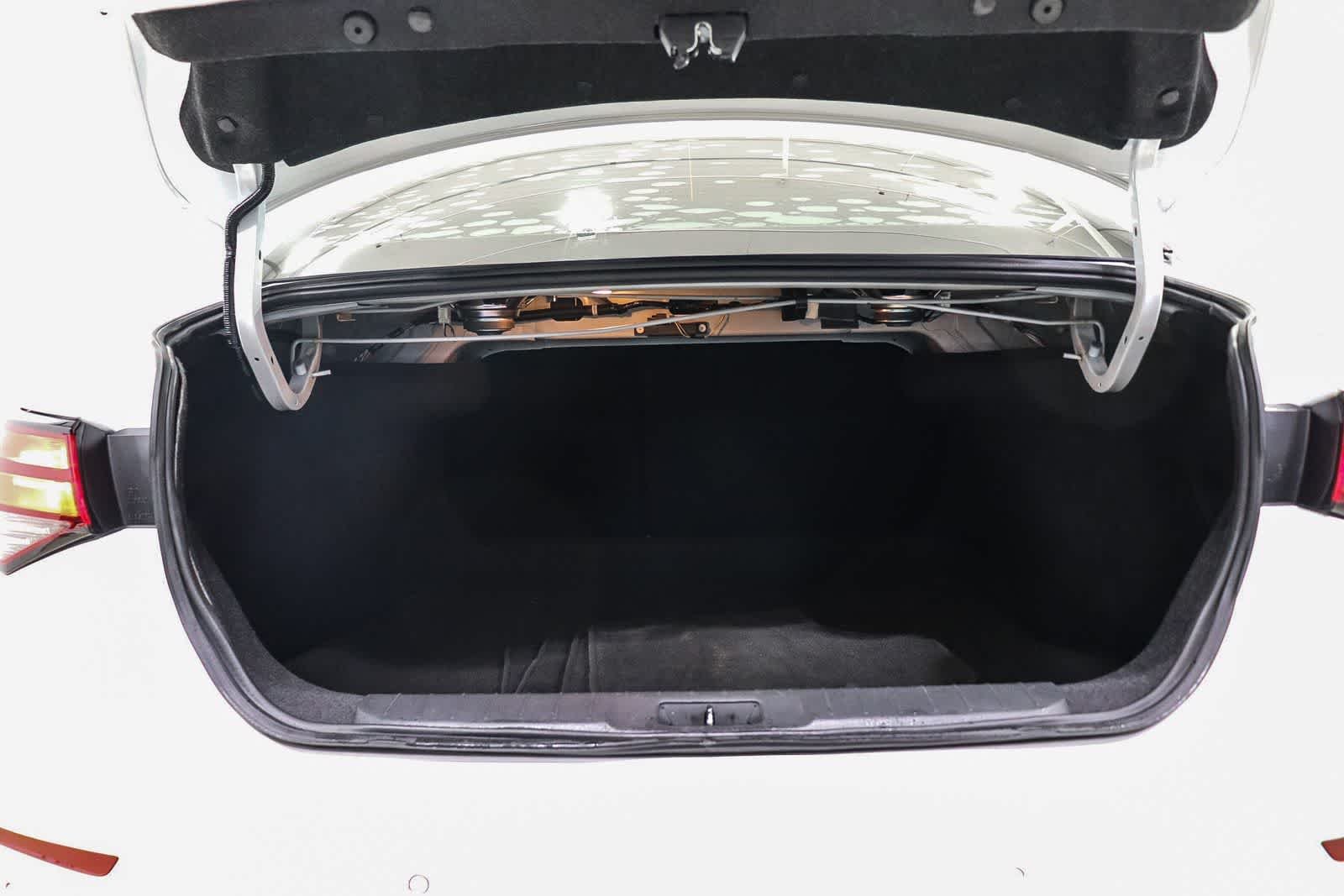 Used 2024 Aspen White Tricoat Nissan SV image 26