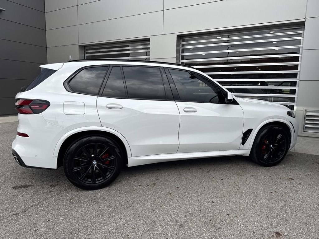 Used 2024 White BMW xDrive40i image 7