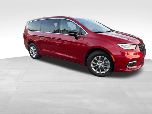 2025 Chrysler Pacifica Select AWD's photo