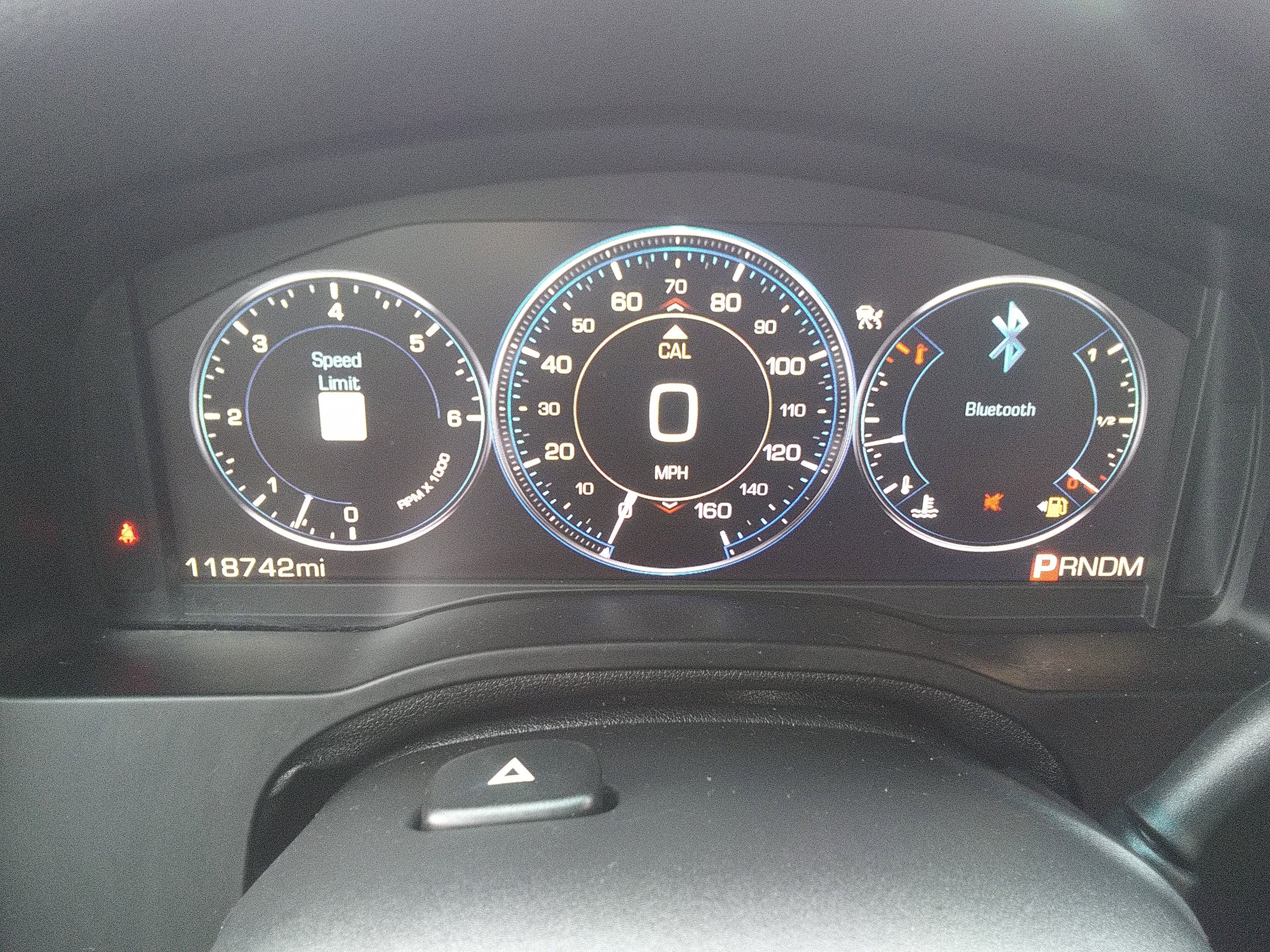 Used 2015 White Cadillac Premium image 21