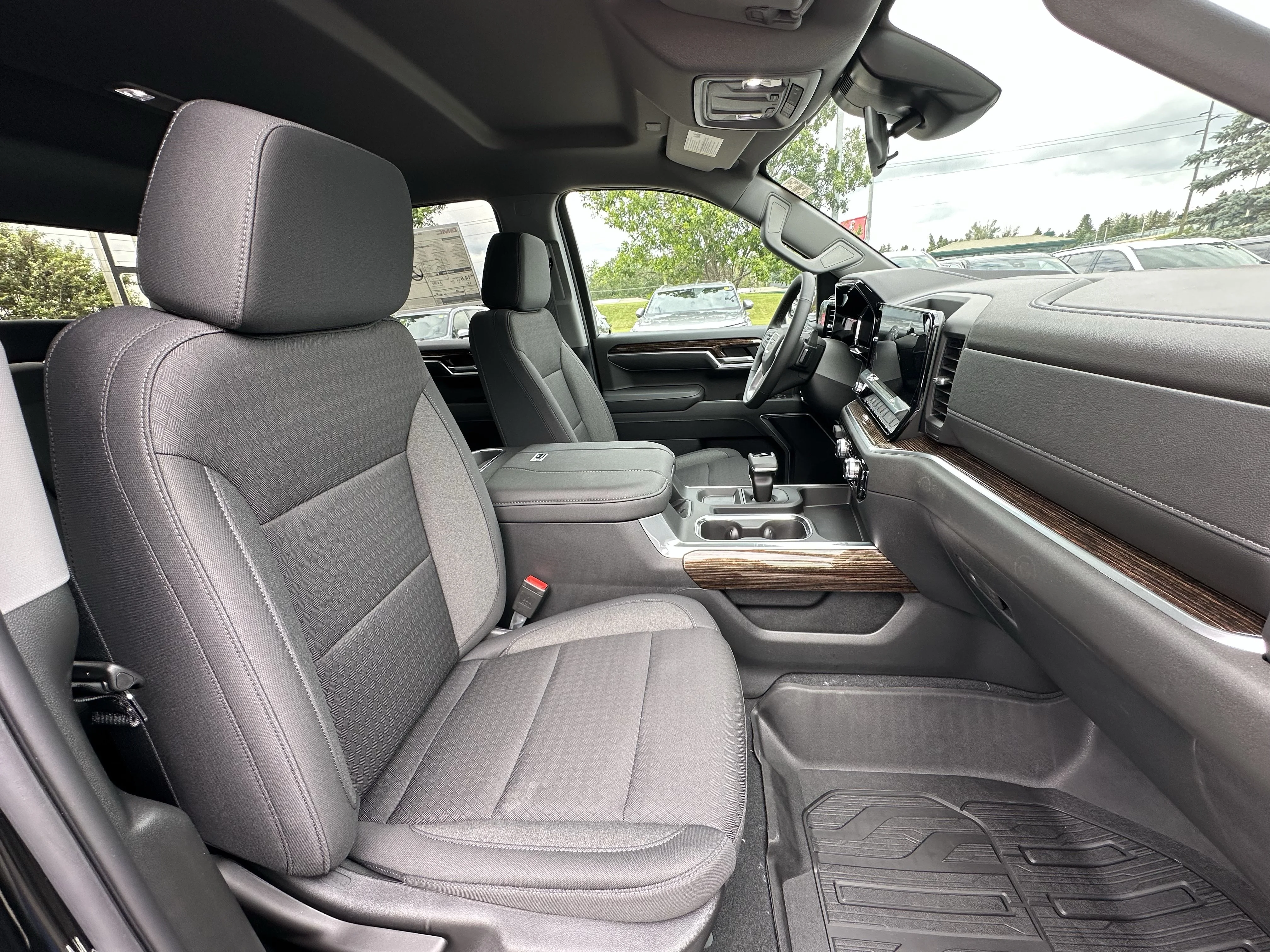 New 2026 Onyx Black GMC Elevation image 19