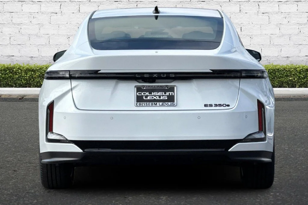New 2026 Ultra White Lexus ES 350e PREMIUM image 5