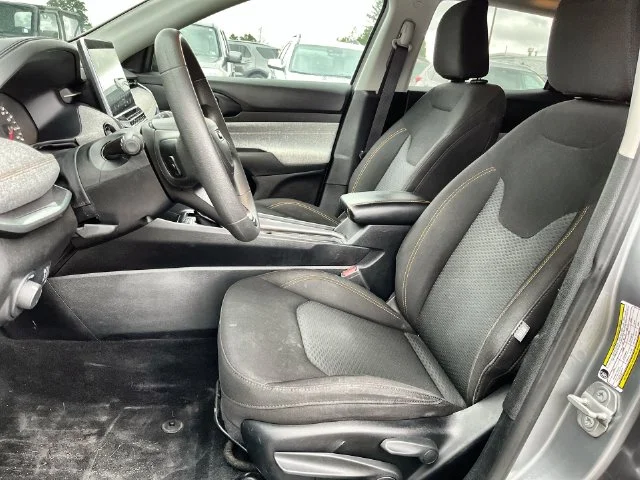 Used 2022 Silver Jeep Sport image 15