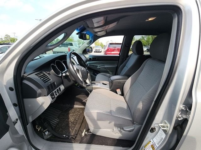 Used 2013 Silver Toyota Base image 25