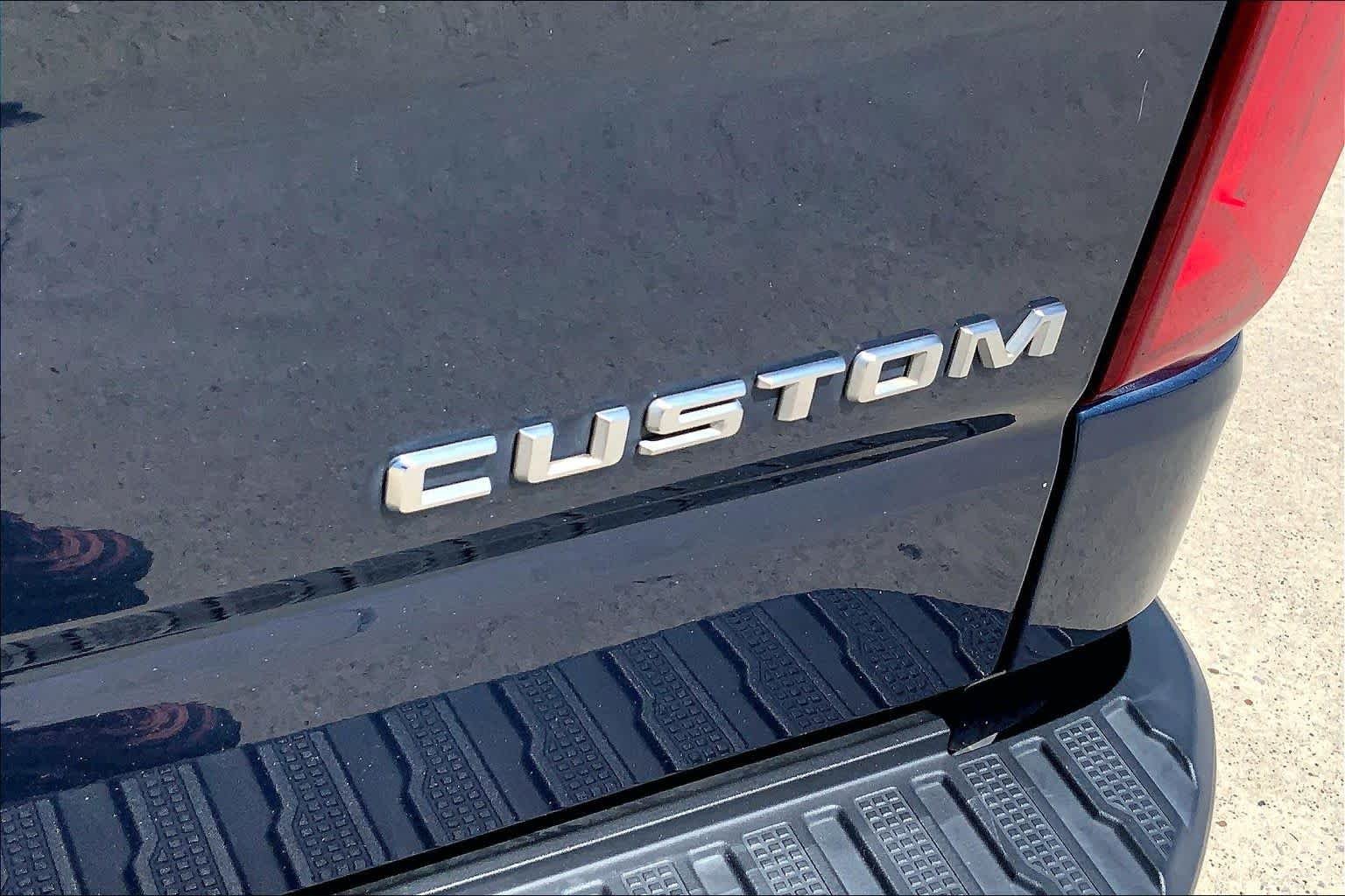 Used 2021 Northsky Blue Metallic Chevrolet Custom image 10
