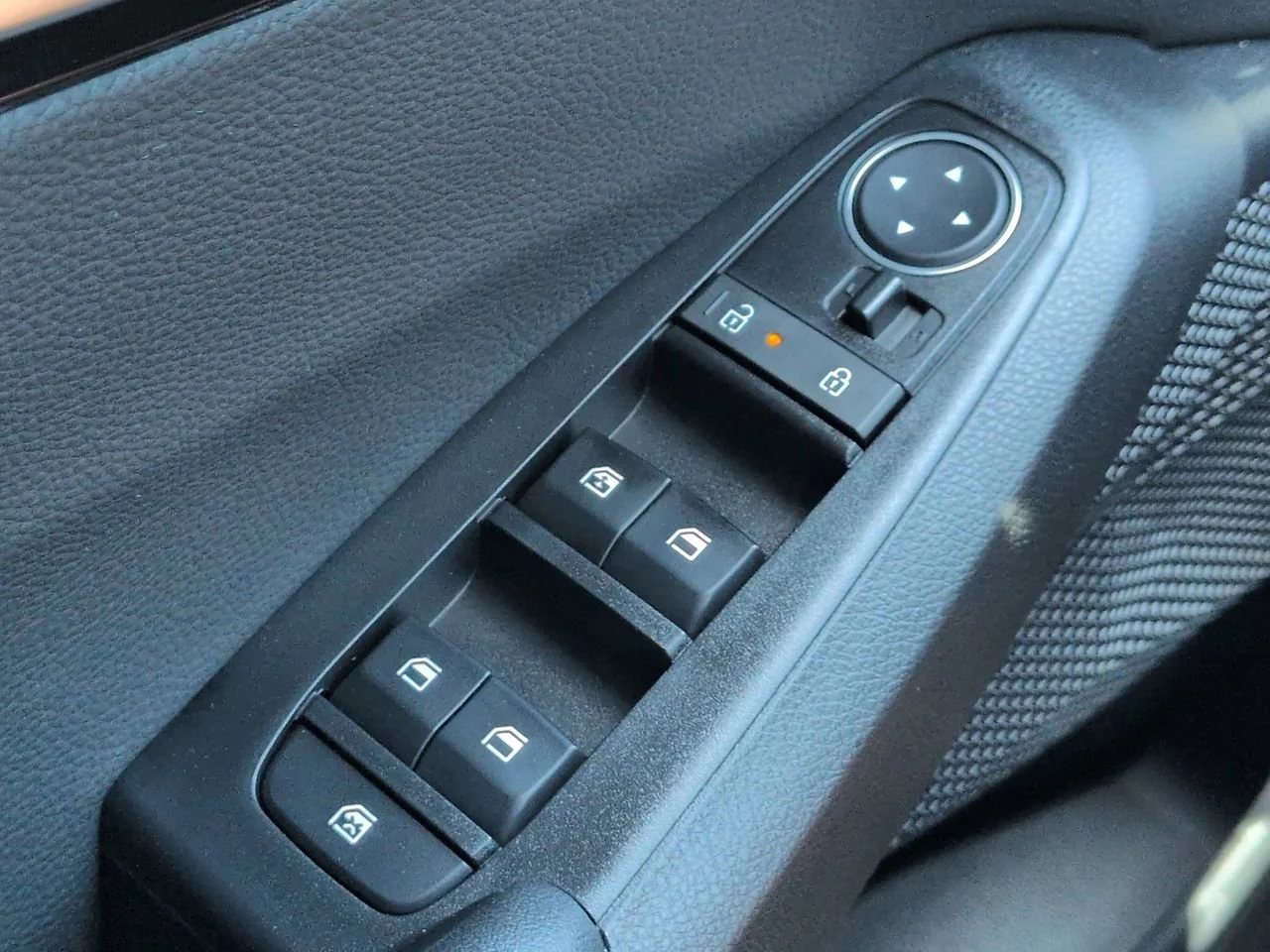 New 2026 Gravity Gray Kia EX image 27